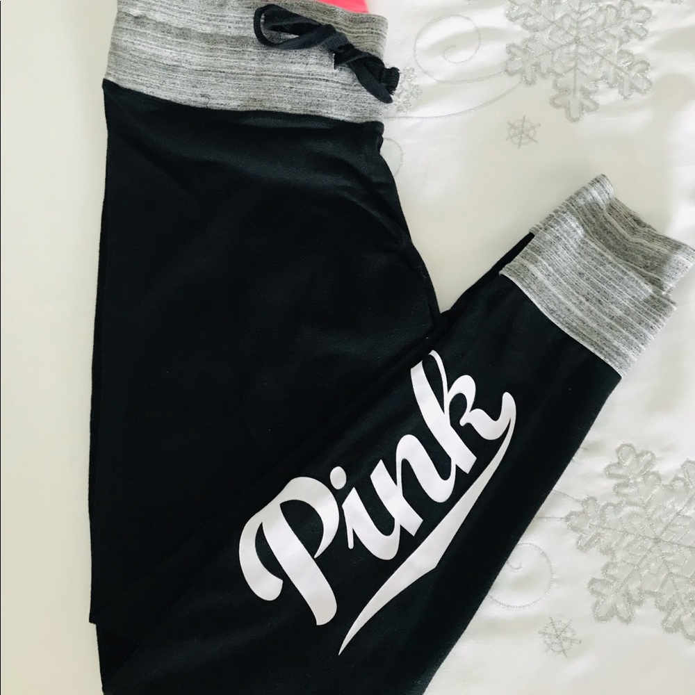Pink Yoga Leggings with beautiful Pink Emblem